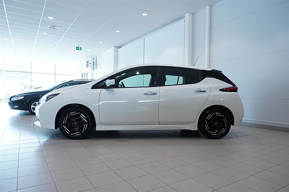 Nissan Leaf 3 of 5