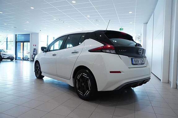Nissan Leaf 4 of 5