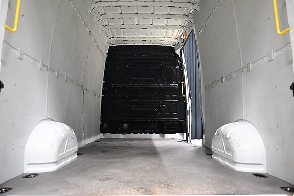 Volkswagen Crafter 6 of 29