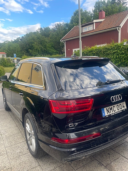 Audi Q7 3 of 6