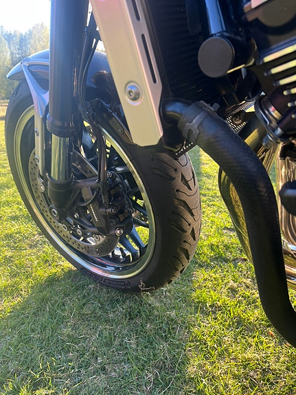 Kawasaki Z900 rs 3 of 11