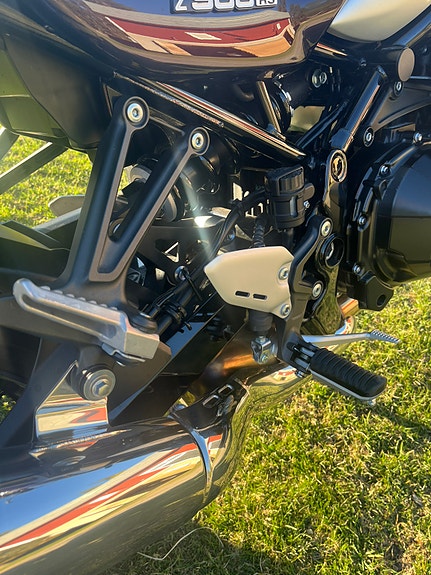 Kawasaki Z900 rs 11 of 11