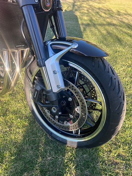 Kawasaki Z900 rs 7 of 11