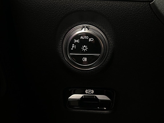 Mercedes-Benz C300 15 of 30