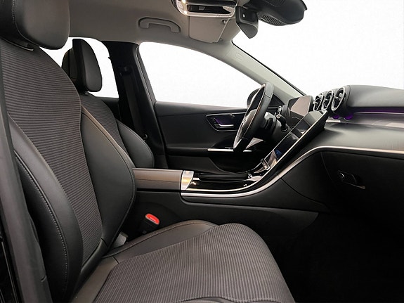Mercedes-Benz C300 25 of 30