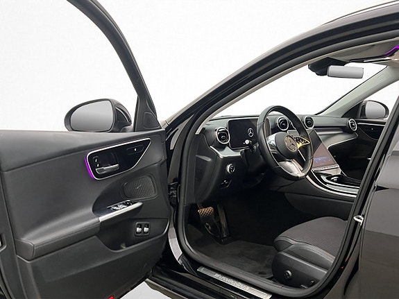Mercedes-Benz C300 11 of 30
