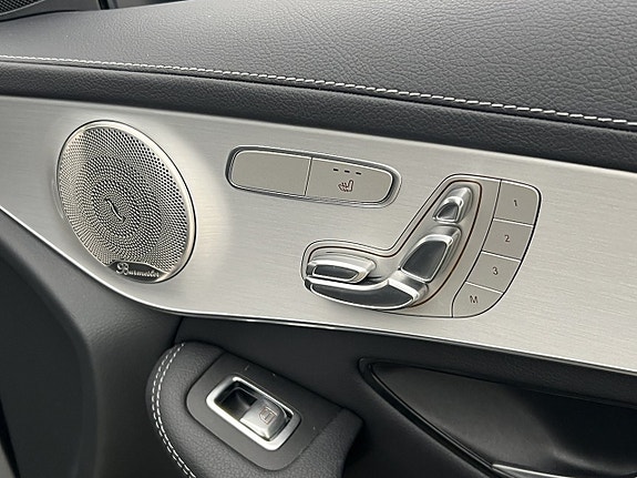 Mercedes-Benz GLC300 de 30 of 30