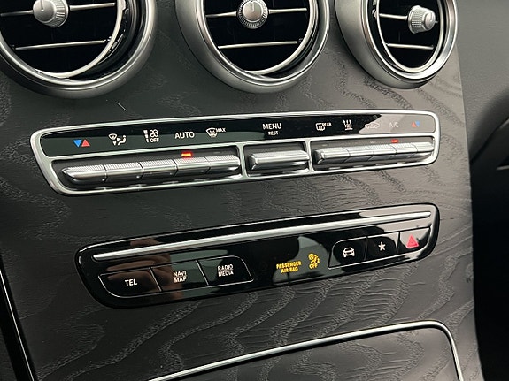 Mercedes-Benz GLC300 de 26 of 30