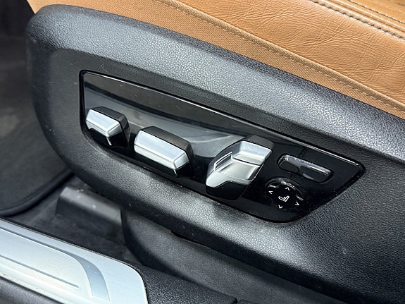 BMW 740d 14 of 18