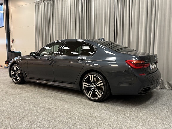 BMW 740d 3 of 5