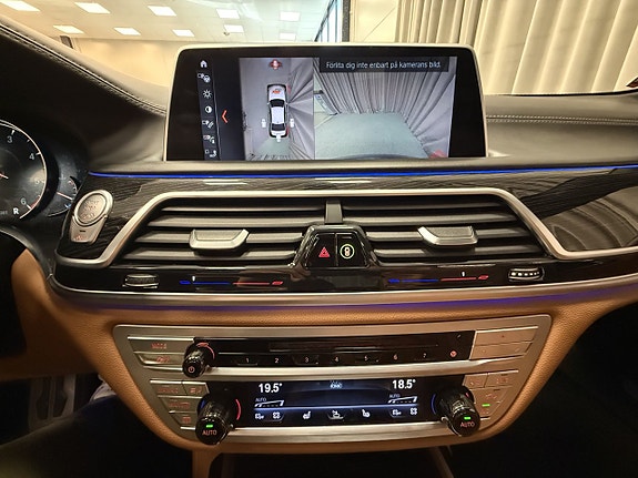 BMW 740d 17 of 18