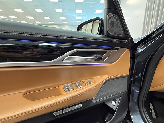 BMW 740d 13 of 18