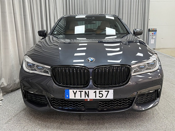 BMW 740d 5 of 5