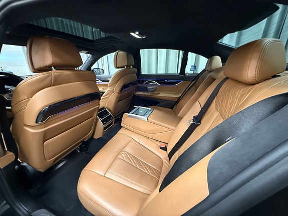 BMW 740d 9 of 18