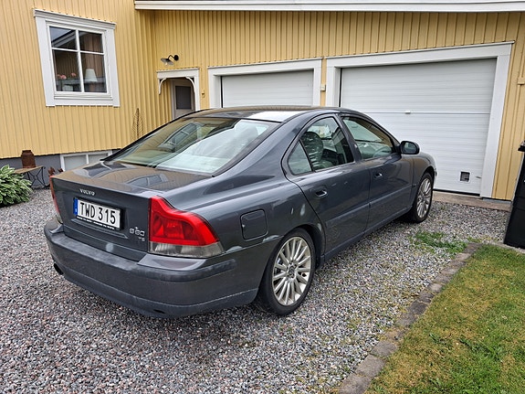 Volvo S60 3 of 7