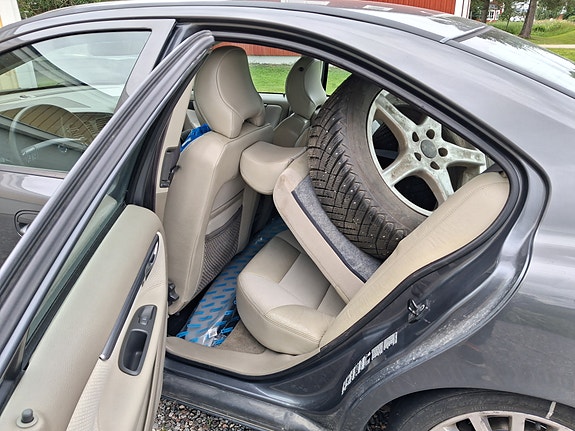 Volvo S60 5 of 7