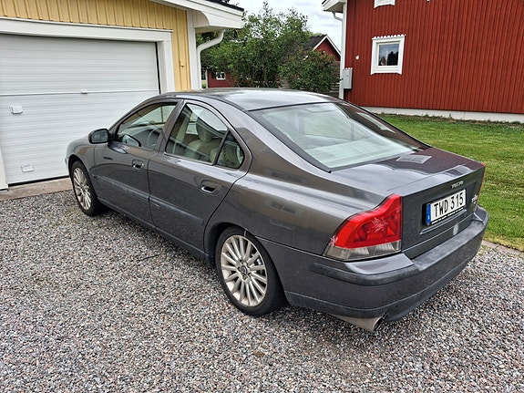 Volvo S60 4 of 7