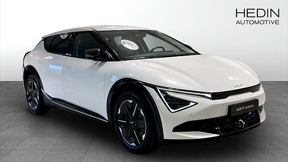 Kia EV6 3 of 5