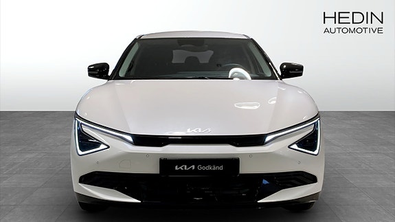 Kia EV6 2 of 5