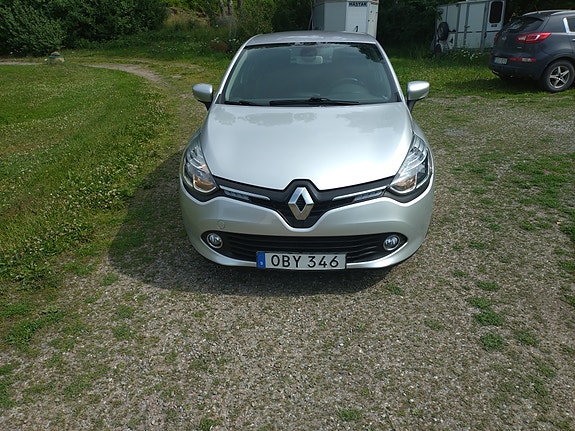 Renault Clio IV 2 of 5