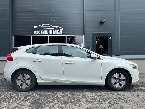 Volvo V40 7 of 15