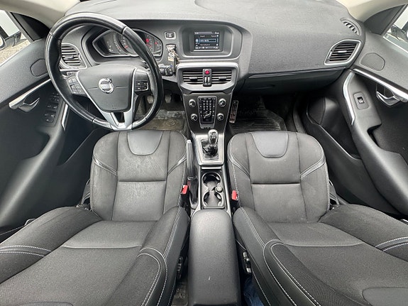 Volvo V40 10 of 15