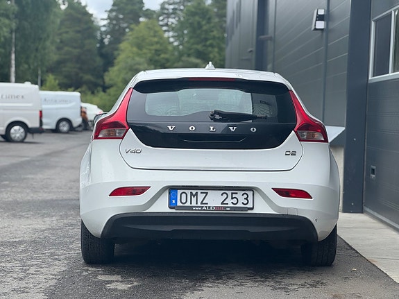 Volvo V40 6 of 15