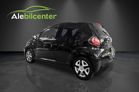 Toyota Aygo 4 of 5
