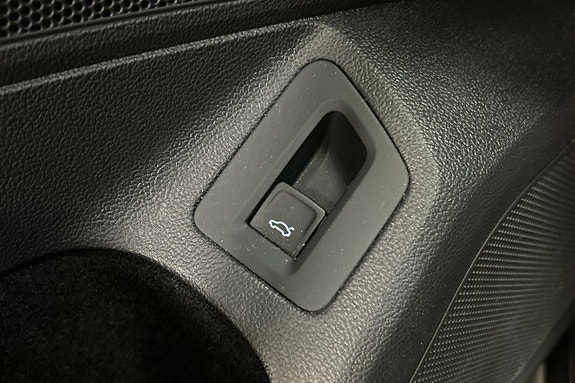 Volkswagen Passat Alltrack 24 of 30