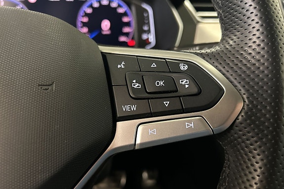 Volkswagen Passat Alltrack 16 of 30