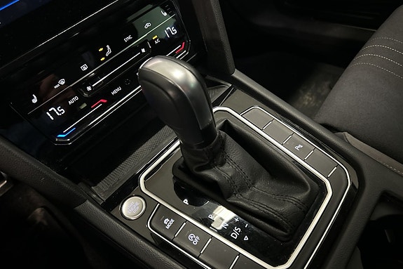 Volkswagen Passat Alltrack 21 of 30