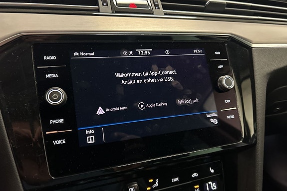 Volkswagen Passat Alltrack 17 of 30