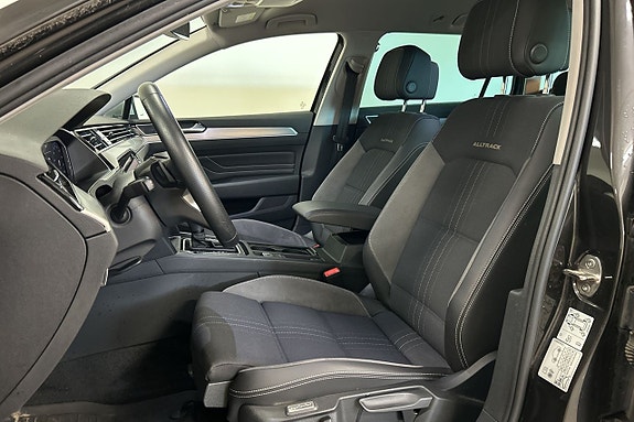 Volkswagen Passat Alltrack 10 of 30