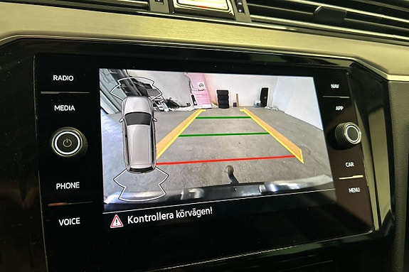 Volkswagen Passat Alltrack 20 of 30