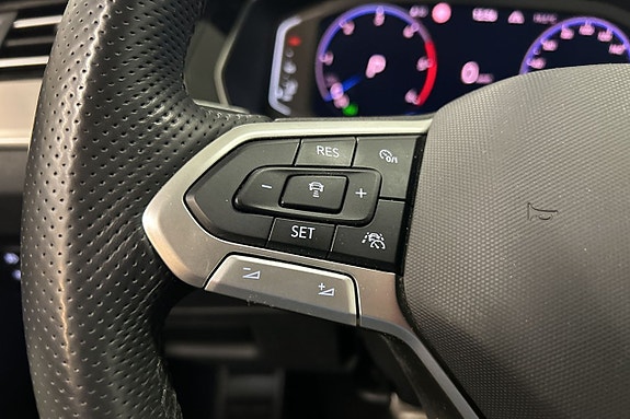 Volkswagen Passat Alltrack 15 of 30