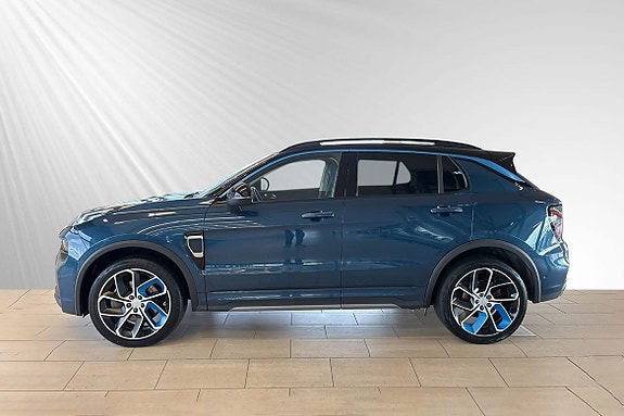 Lynk & Co 01 2 of 5