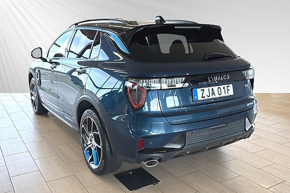 Lynk & Co 01 3 of 5