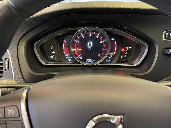 Volvo V40 Cross Country 11 of 13