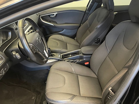 Volvo V40 Cross Country 9 of 13