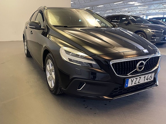 Volvo V40 Cross Country 7 of 13