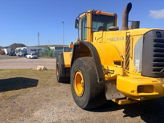 Volvo L 180 E 2 of 5