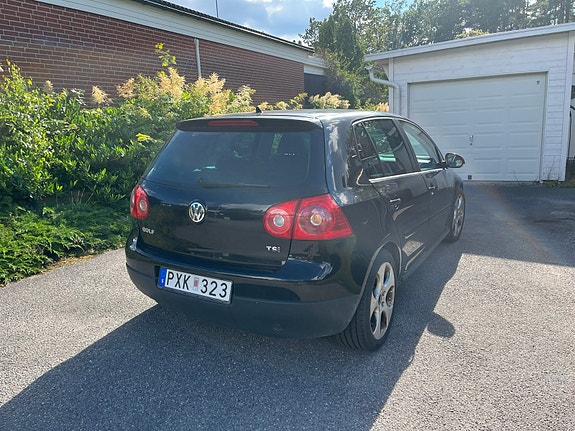 Volkswagen Golf V 4 of 8