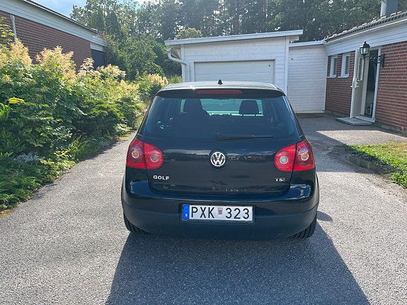 Volkswagen Golf V 5 of 8