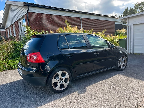 Volkswagen Golf V 3 of 8