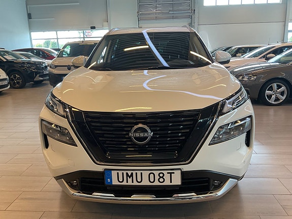 Nissan X-Trail 2 of 5