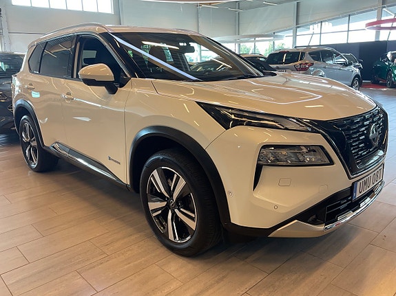 Nissan X-Trail 3 of 5