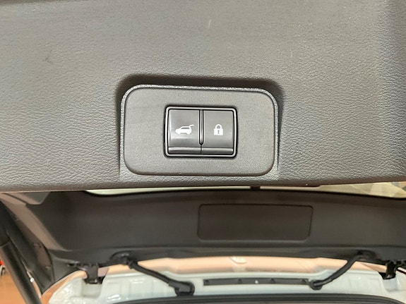 Nissan X-Trail 7 of 15