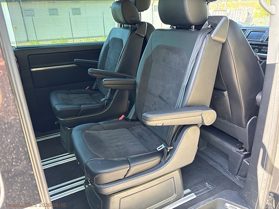 Volkswagen Multivan 18 of 30