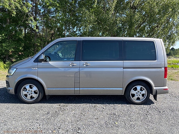 Volkswagen Multivan 8 of 30