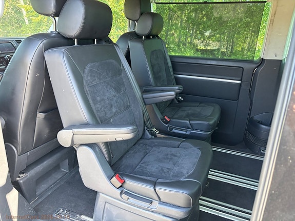 Volkswagen Multivan 19 of 30